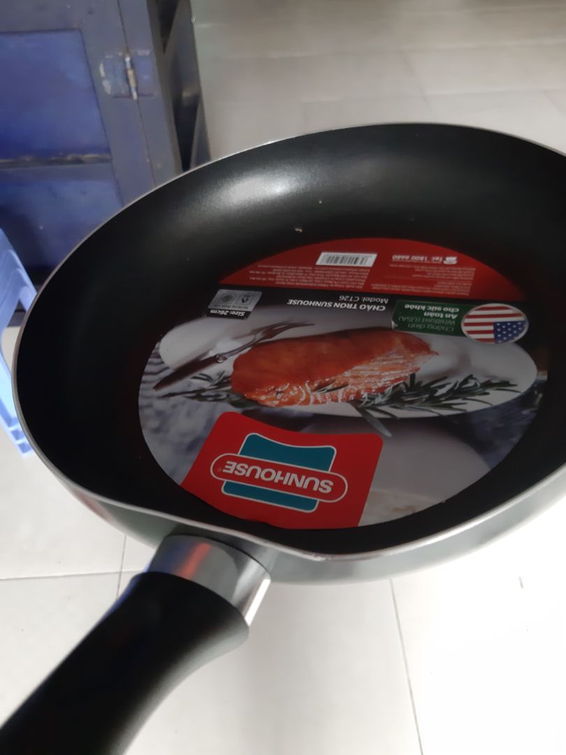 sản phẩm bị méo mó, tay cầm của chảo bị hích lên trên, mình ko hài lòng, muốn đổi cái khác cùng loại cùng size