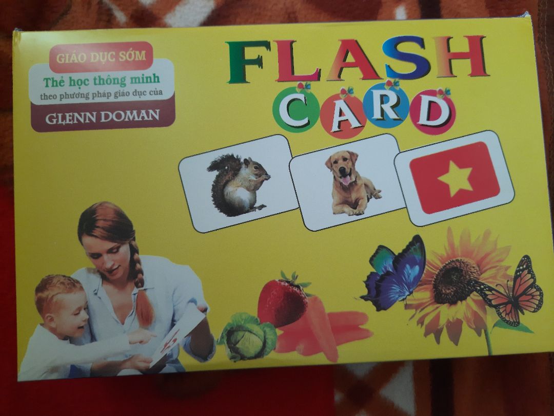 Rất thích. chất lượng giấy tốt, màu sắc và hình ảnh rất sinh động, giống thực tế. kích thước gần bằng giấy a5, cầm vừa tay. bẻ kiểu con mình thì chỉ bị cong chứ ko gấp gãy.