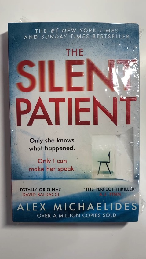 FHS giao hàng thần tốc luôn, mất chưa đầy 1 ngày. Đợi mãi cuốn này mới restock, mừng quá 🥹 Gói ok nha k bị dập mố gì, truyện có cả seal lun