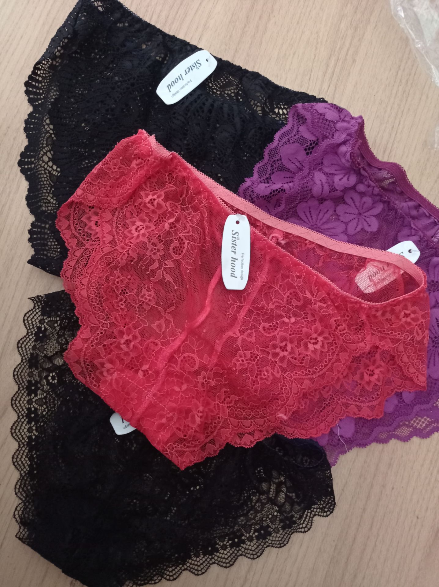 Quần đẹp lắm shop ạ, nhiều mẫu hoa ren, lên mình rất thích, sẽ quay lại ủng hộ shop, sp giá quá hợp lí luôn