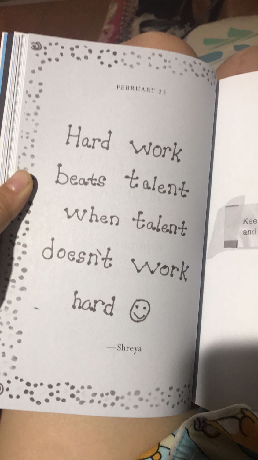 đây là một trong những ấn phẩm tác giả viết tiếp sau sự thành công của tác phẩm Wonder nổi tiếng. cuốn sách là những câu châm ngôn, triết lí mà "Mr Brown" tích góp đc trong quá trình dạy học cho lớp. 
nội dung thì sơ sơ vậy thôi, mỗi trang là một câu triết lí viết rất đẹp và nổi bật. mình thấy ý nghĩa lắm
nhung phải nói là mình bất ngờ về độ mới và đẹp của sách, mình đặt bốn cuốn ngoại văn, cũng là lần đầu đặt sách ngoại văn ở tiki. mà cuốn nào cũng ưng cái bụng hết, tuy k có bookcare nhưng sách bọc rất kĩ k bị hư hỏng quăn góc gì hết ưng lắm .
thời gian giao hàng cũng nhanh so với hàng quốc tế. 
cám ơn tiki. hi vọng tiki giữ vững phong độ này.