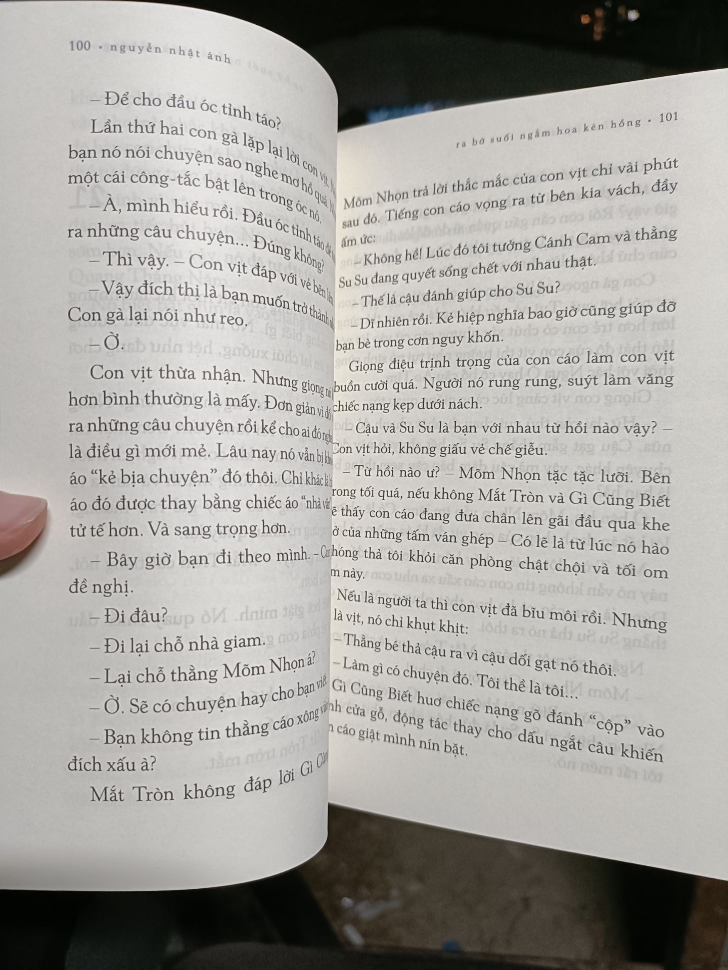 truyện của bác Ánh thì lúc nào mình cũng đợi bác ra truyện mới rồi đặt mua, chưa đọc nhưng nhìn sơ qua sách mới tinh,rõ ràng, được bọc nhựa chắc chắn, mình đặt hôm tối mà trưa 10h có sách rồi,tiki giao hàng nhanh chóng tận nơi, ủng hộ tiki lâu dài