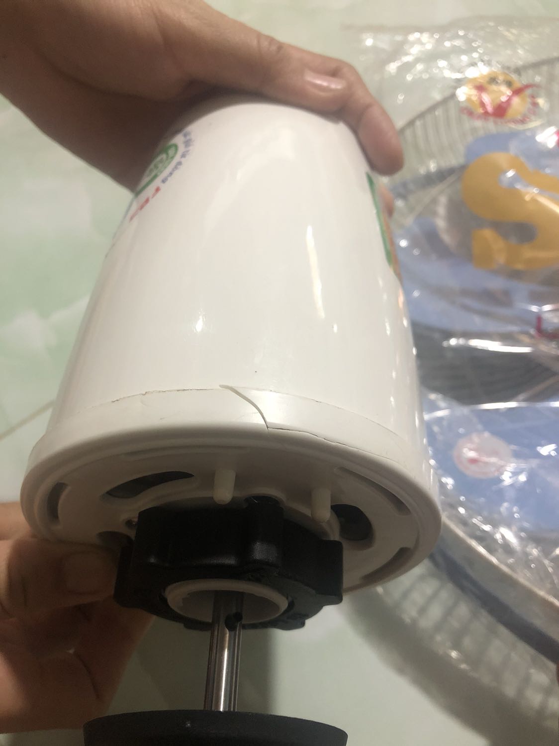 Treo đầu dê bán thịt ***. Đăng hình quạt đỏ đen khi giao thì quat màu xanh. Mua đồ trên Tiki nhiều lần chỉ lần này là thất vọng nhất. Chắc phải suy nghĩ lại khi mua hàng online quá mọi người ơi. Chán thật Treo đầu dê bán thịt ***. Đăng hình quạt đỏ đen khi giao thì quat màu xanh. Mua đồ trên Tiki nhiều lần chỉ lần này là thất vọng nhất. Chắc phải suy nghĩ lại khi mua hàng online quá mọi người ơi. Chán thật