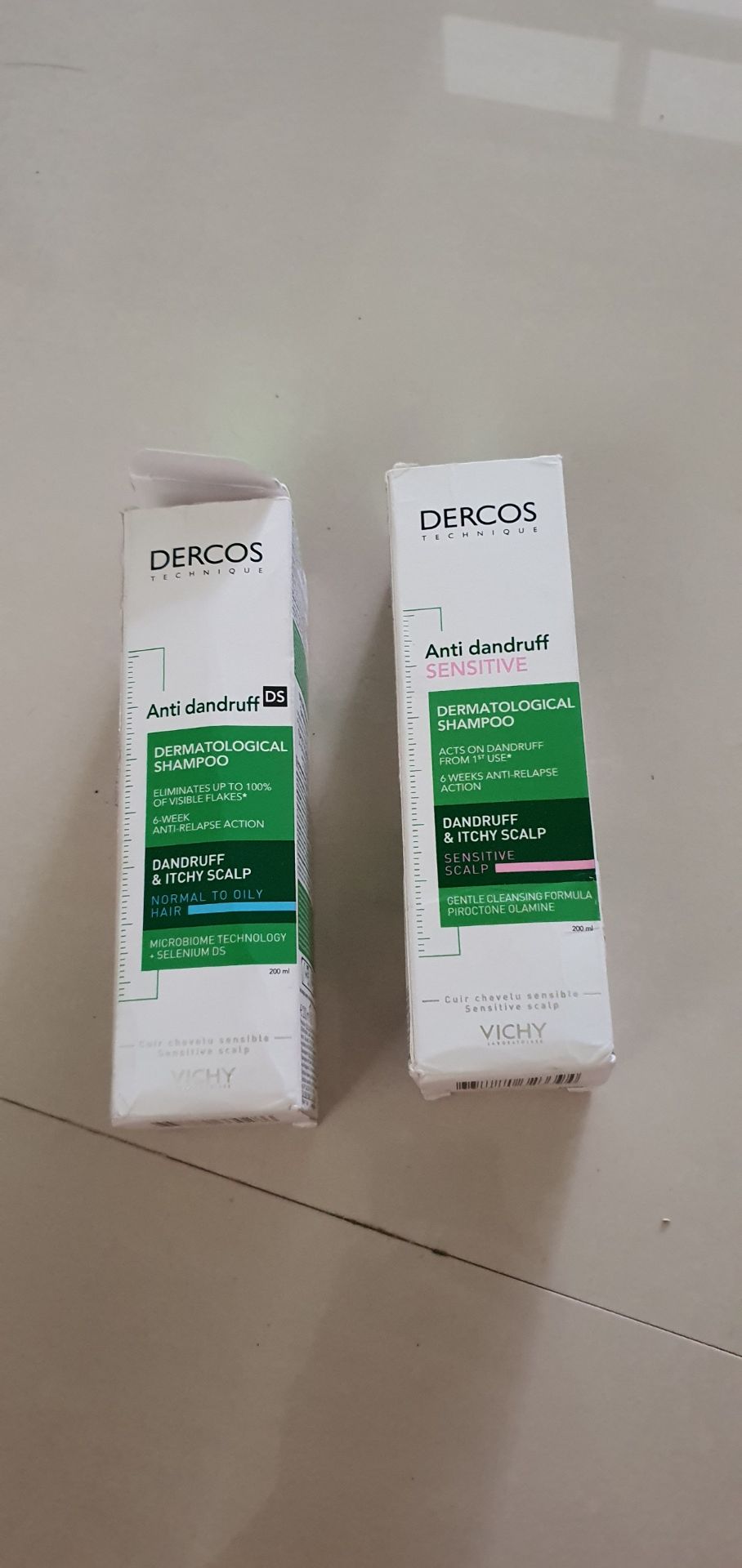 Mình đã dùng qua dầu gội của vichy, mượt tóc và sạch gàu, ko có gì để chê. Nhưng lần này khâu giao hàng của tiki thì quá là thất vọng. Đặt hàng 15 ngày mới nhận được, dù đã hết giãn cách, đóng gói thì xộc xệch, móp méo cả hộp ngoài lẫn hộp trong. Dầu gội thì giá đắt đỏ chứ có phải hàng bình dân đâu mà mở hộp ra thì thôi, sợ luôn, cũng ko chống sốc gì cả, như quăng mớ rau ngoài chợ. Từ nay cạch luôn tiki.