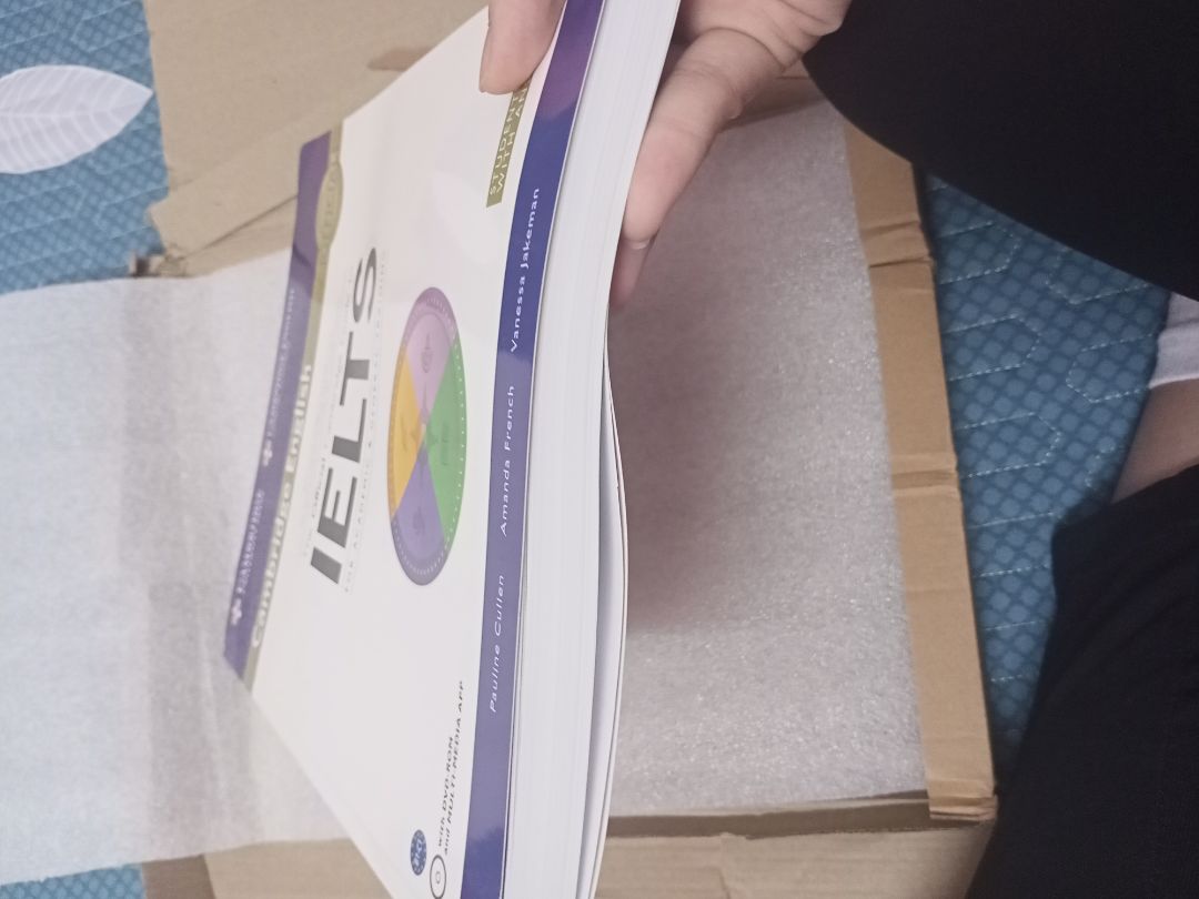 sản phẩm đúng như mình đặt. mình rất hài lòng về chất lượng sách. giao hàng nhanh