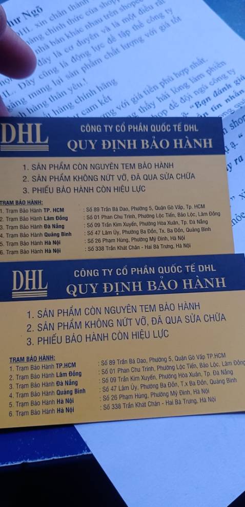 Vừa nhận được hàng, thân ấm bằng thủy tinh, khi nấu có đèn led nhìn đẹp, có vạch chỉ mực nước, nắp đậy tiện lợi, có lưới chống cặn, tay cầm dễ dàng, thân ấm xoay 360 độ. Nấu thử,  sôi trong 5p, phiếu bảo hành 24 tháng. Tầm giá tiền 293k thì rất hài lòng với sản phẩm.hi vọng bền .