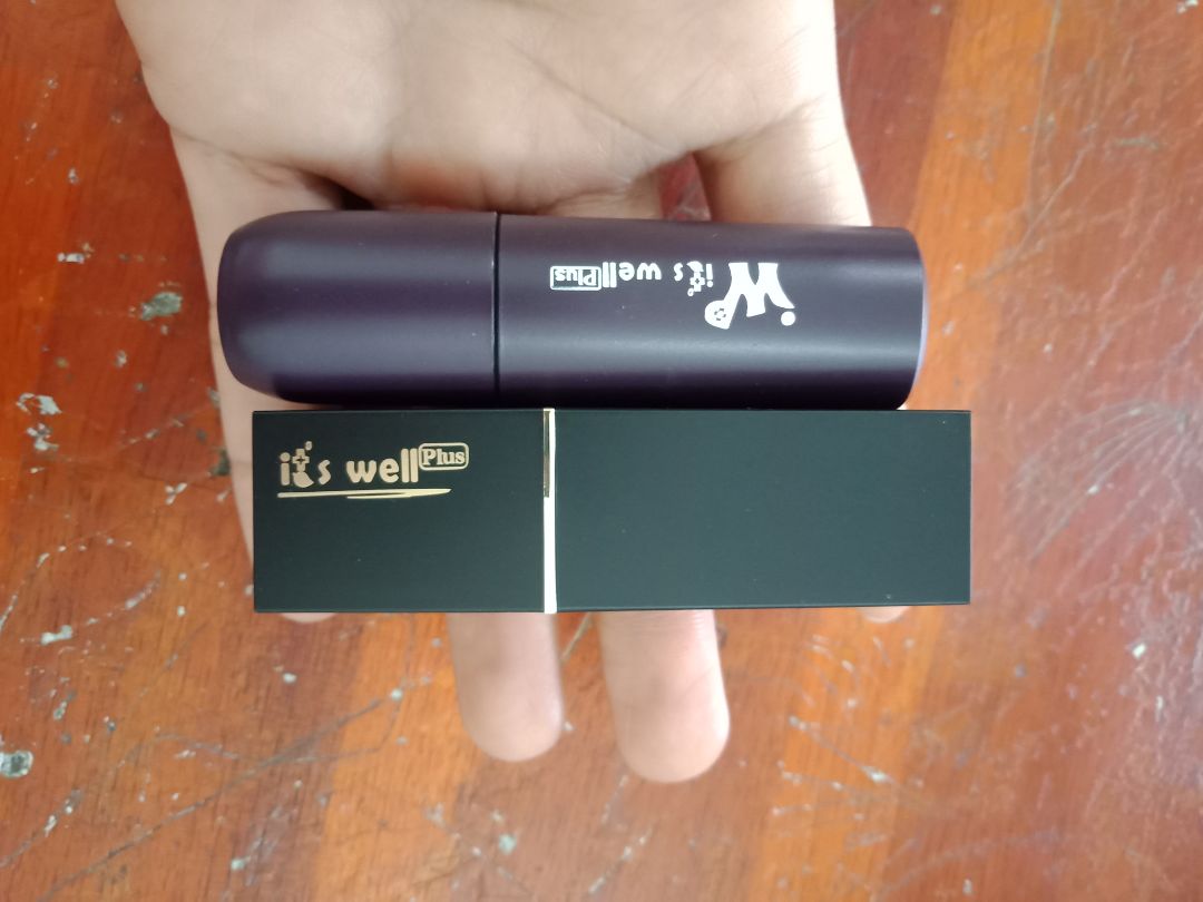 Đây là dòng son mình cảm thấy tin tưởng nhất từ trước tới.Thiết kế vỏ son chắc chắn,bao bì đẹp,xuất xứ rõ ràng .Tô lên môi mềm mượt.Nói chung YÊU TỪ CÁI NHÌN ĐẦU TIÊN. hi