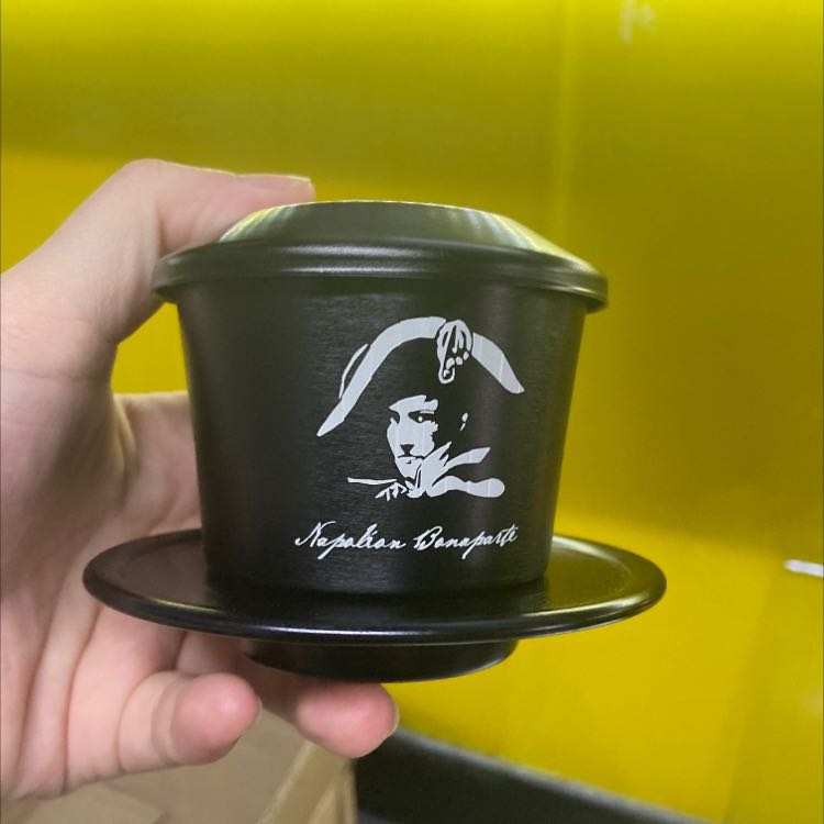 Đẹp. M đã pha thử và chưa có cảm nhận là nó có gì khác bthuong hay không. Nhưng n chưa hiểu vì sao cái chắn cf bên trong nó lại ko sát đế giống loại m mua trong siêu thị.