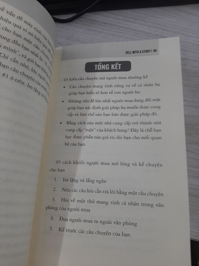 Nội dung sách rất hay với nhiều kiến thức mới về nghệ thuật kể chuyện.
Đây là phương pháp hiệu quả mà các bạn bên lĩnh vực sales & marketing nên lưu ý áp dụng để tăng mức độ ảnh hưởng, thu hút khách hàng mới và gia tăng lợi nhuận cho doanh nghiệp.