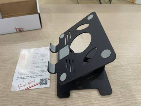 - Giao hàng nhanh 2h của Tiki không làm khách hàng thất vọng - Giá đỡ cứng cáp, chắn chắn. Hơi to nên phù hợp với để 1 chỗ chứ không cần di chuyển được. Hệ thống giá có thể nâng lên hạ xuống được nhưng giá như có thể điều chỉnh được cả phần giá đỡ để phù hợp với mắt người dùng thì OK hơn.