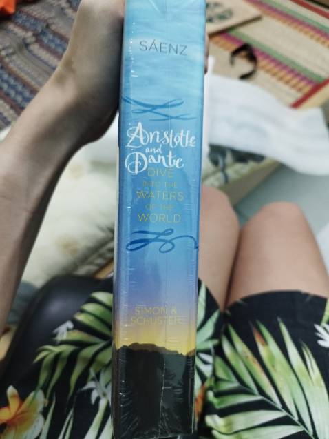 Sách đẹp, bìa cứng, màu in chất lượng. Giấy mềm, vàng ngà hoài cổ. Nội dung tuyệt vời, phần tiếp theo của quyển một. Very educational and enlightened love story.