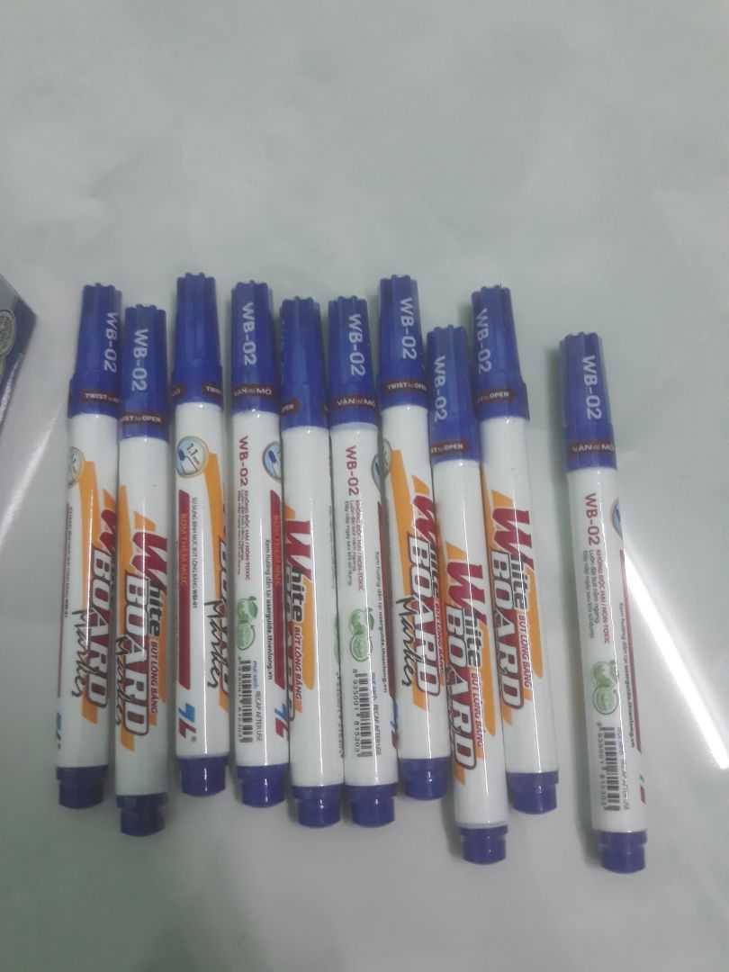 giao sai hàng, không trả lời tin nhắn khách hàng, đơn có 2 loại sản phẩm mà cũng giao sai, bó tay. đặt 10 bút lớn FO xanh mà giao 10 bút nhỏ TL