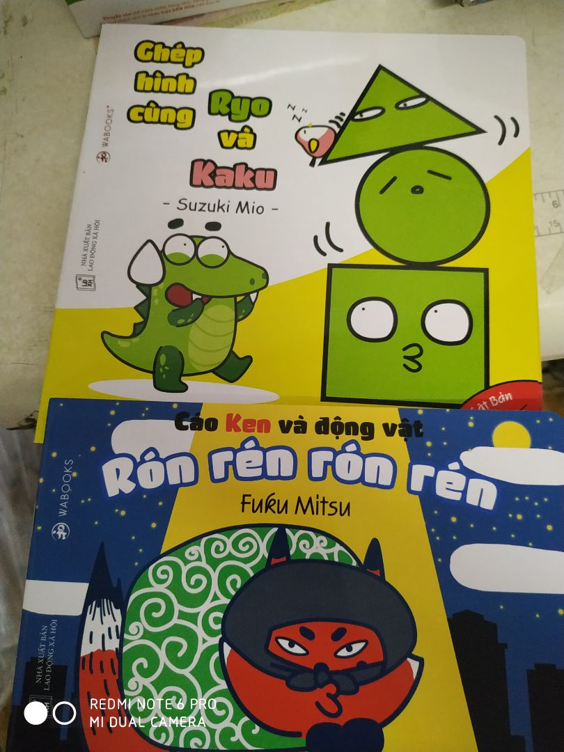 vì dịch bệnh nên đặt hàng giờ mới nhận được lun đây... 10 cuốn lun cho bé thoả thích xem nek... sách đẹp, hình ảnh bắt mắt nha... cảm ơn shop...