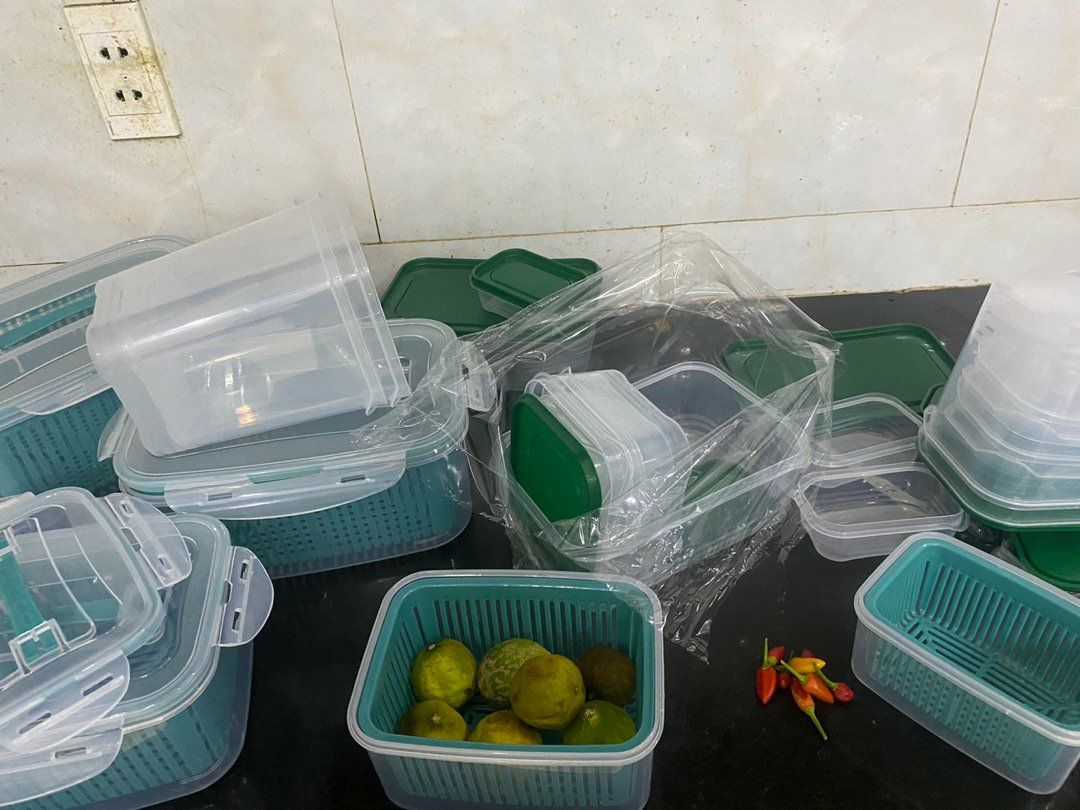 Nhựa dày chắc chắn lắm ạ, đóng gói cũng được không bị vỡ cái nào. Ưng lắm ạ