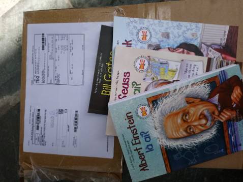 Mình rất không hài lòng với việc shop đăng bán combo gồm 15 quyển mà đến khi giao hàng cho mình lại chỉ có 4 quyển. Thời gian giao hàng đã lâu mà lại còn nhầm lẫn lớn thế thì ko chấp nhận được