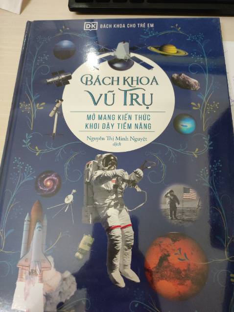 Sách đẹp, shop gói hàng cẩn thận, ship nhanh, shipper cũng nhiệt tình thân thiện