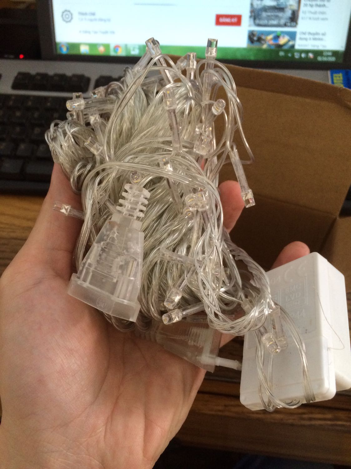 Mình mua từ phu kien 68, dây chắc chắn, đẹp, nhiều chế độ sáng, so với mua mấy cọng dây đèn led giá rẻ kém chất lượng thì dây này rất đáng tiền, còn bền lâu hay ko thì xem sau.