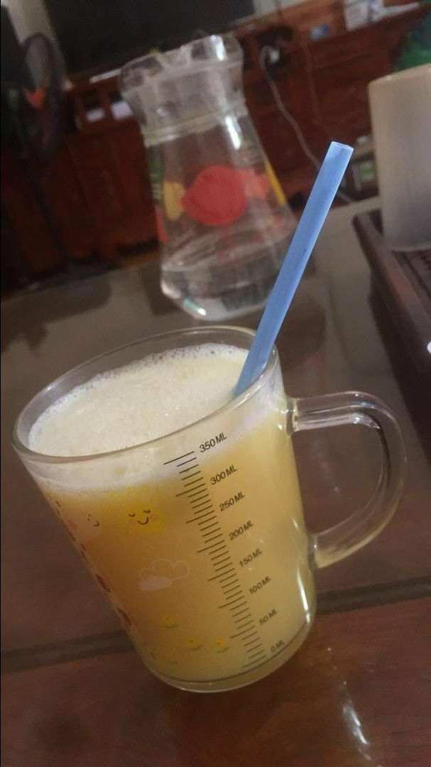 Ép nước nhiều, bã khô. Máy êm. Mới đầu tháo ra ko biết lắp lại. Mãi mới lắp dc và ép thành công (lắp đúng theo mũi tên là máy hoạt động được, có hướng dẫn trên youtube luôn). Nên mua nhé mn