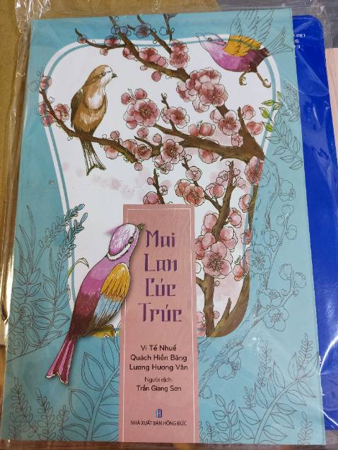 Hình ảnh đẹp, in rất rõ nét, ai thích tô màu thì nên mua nhé