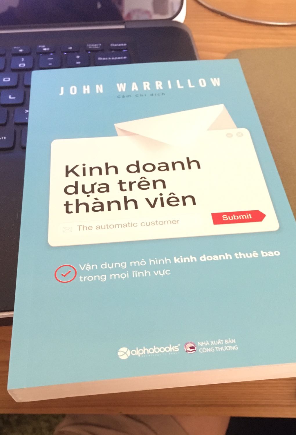 Một cuốn sách rất nhiều ý tưởng thực tế, thực dụng để bạn có thể bắt đầu với mô hình kinh doanh subscription