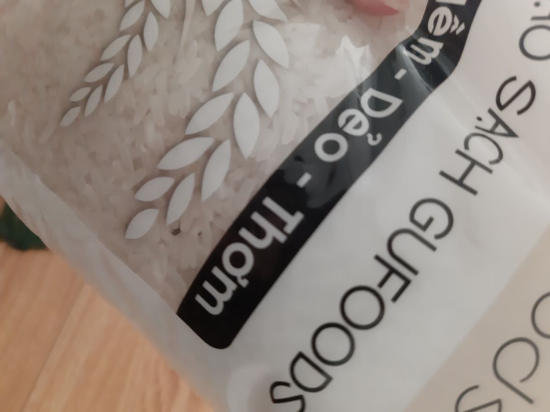 bịch của mình cắt đổ ra chục con mọt gạo đen thui. có yêu cầu tiki hoàn tiền thẳng cho mình nhưng tiki k đồng ý bắt phải theo trình tự thu hồi rồi mới hoàn hay sao. k lẽ mình phải moi thùng rác lụm lại đống mọt gạo của số gạo bỏ đi đó. mà giao 2 bịch đều bị nên đành đem bỏ số gạo đó chứ lỡ ăn phải bị gì nữa. rất nhiều người phản ánh mà k thấy giải quyết cho mìnn bịch của mình cắt đổ ra chục con mọt gạo đen thui. có yêu cầu tiki hoàn tiền thẳng cho mình nhưng tiki k đồng ý bắt phải theo trình tự thu hồi rồi mới hoàn hay sao. k lẽ mình phải moi thùng rác lụm lại đống mọt gạo của số gạo bỏ đi đó. mà giao 2 bịch đều bị nên đành đem bỏ số gạo đó chứ lỡ ăn phải bị gì nữa. rất nhiều người phản ánh mà k thấy giải quyết cho mìnn