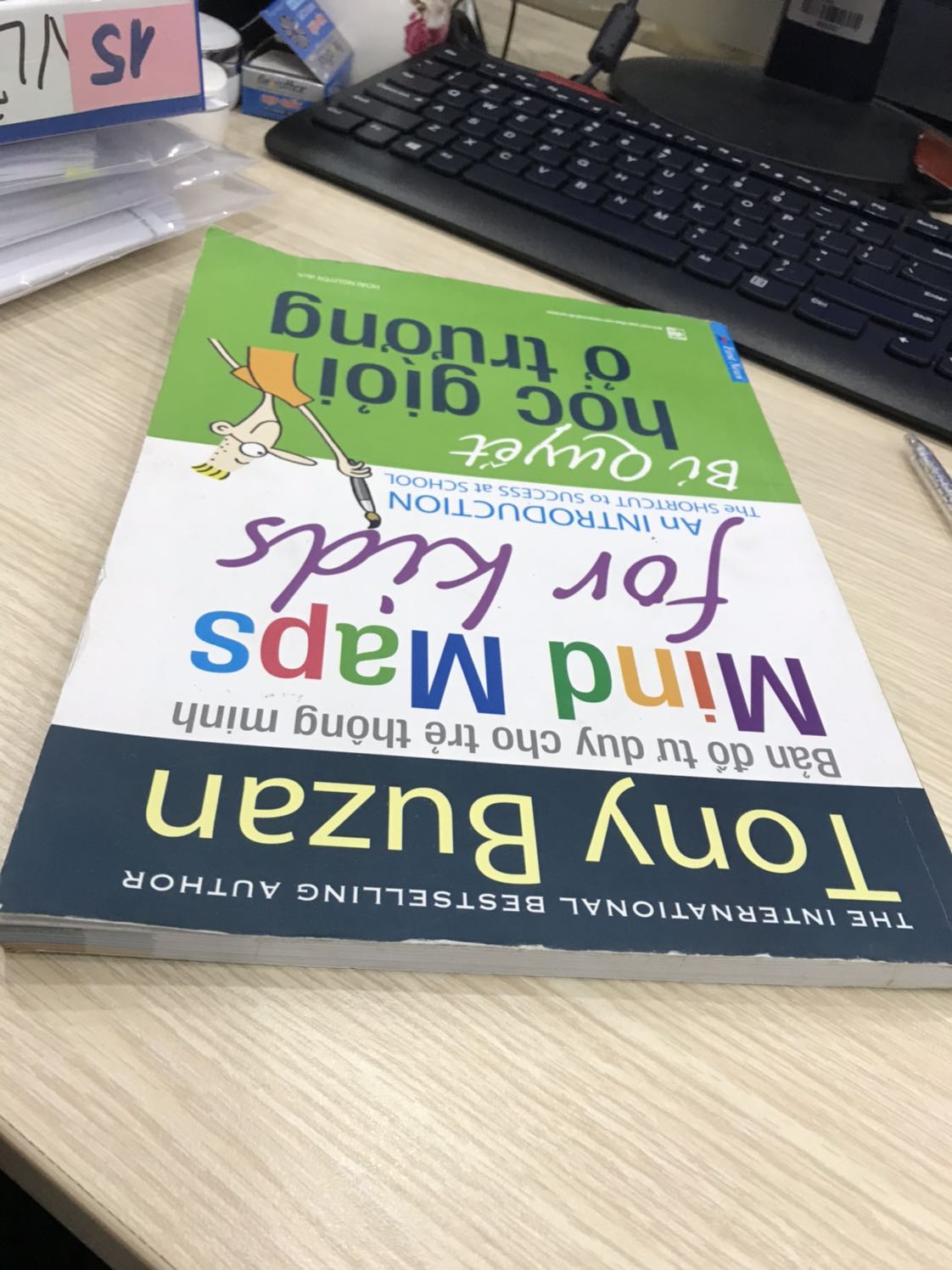 Sách nhận đc bìa rất cũ và cong mép. Đề nghị Tiki kiểm tra kỹ đơn hàng trước khi giao.