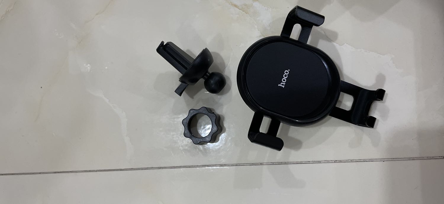 Đặt đế gắn cho xe máy nhưng giao nhầm đế gắn cho oto, mong shop phản hồi và đổi lại sản phẩm sớm cho mình