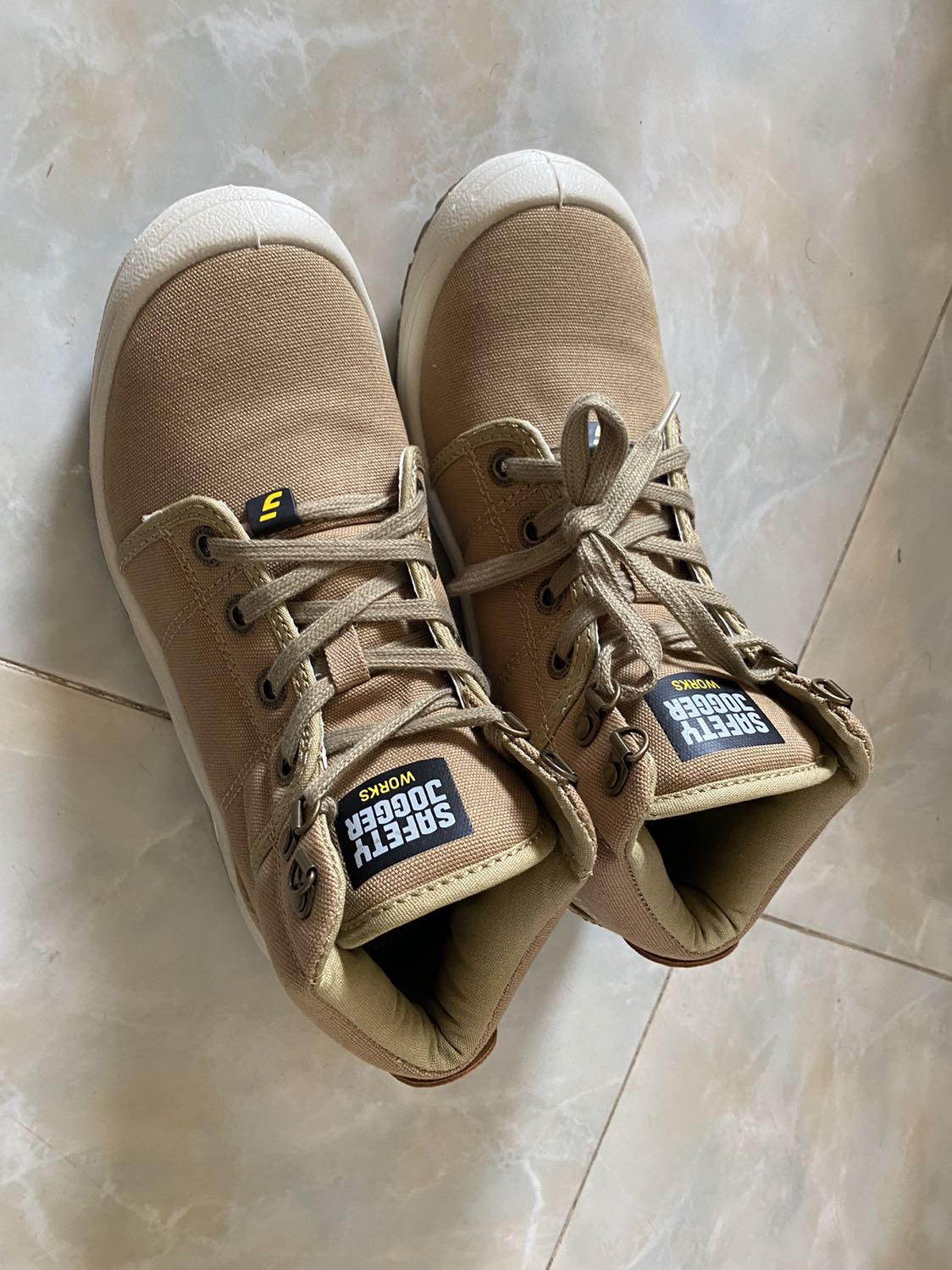 Nhận được hàng khá nhanh, đúng như trong order