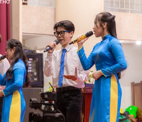 Chất lượng sản phẩm tuyệt vời. Đóng gói sản phẩm rất đẹp và chắc chắn. Shop phục vụ rất tốt. Thời gian giao hàng rất nhanh. Rất đáng tiền. Nên mua ạ.