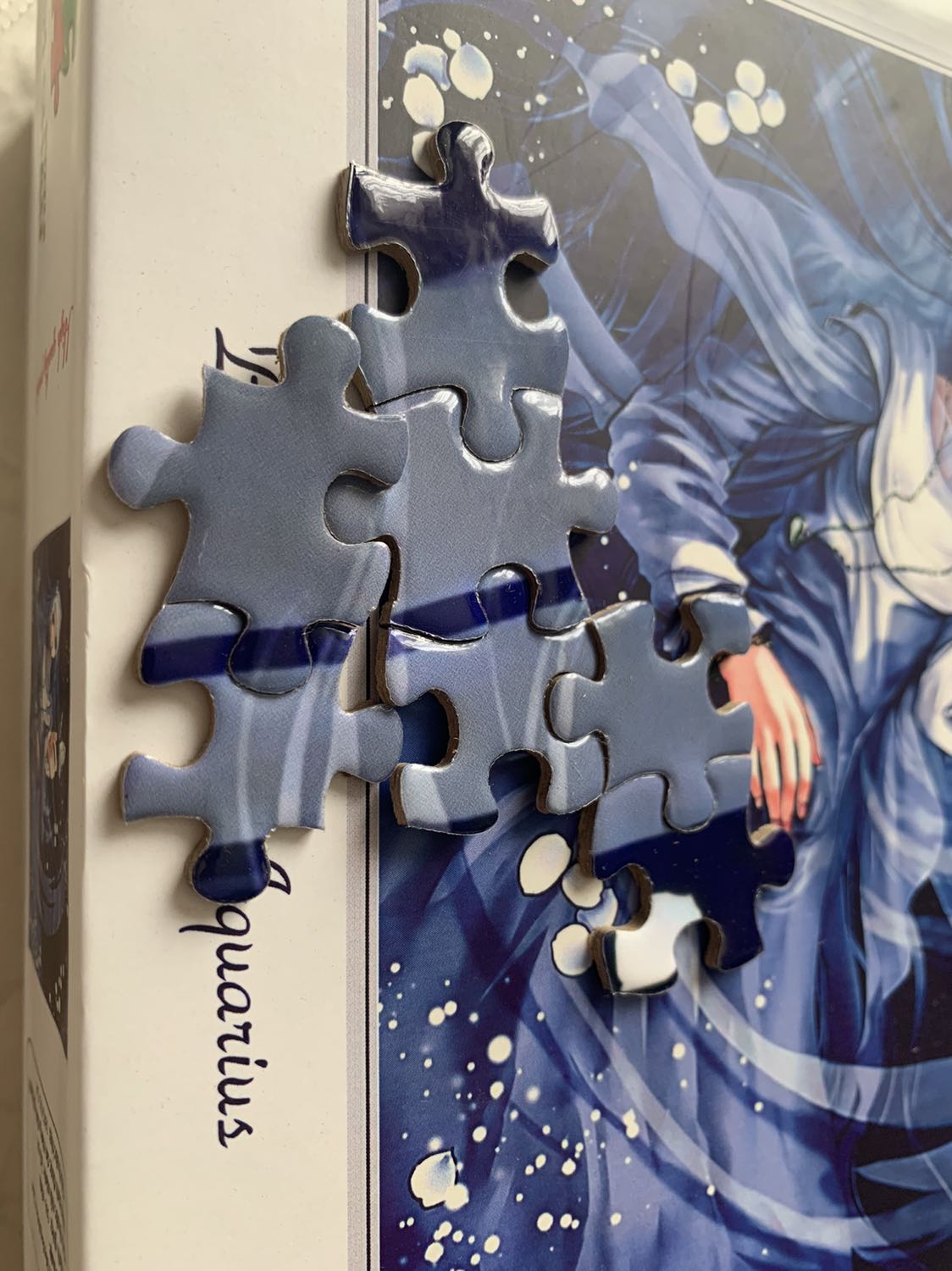 Màu sắc in đẹp, cắt gọn, không bị dính. Đủ 500 miếng. Mua cho con chơi và các con rất thích. Đáng để mua.