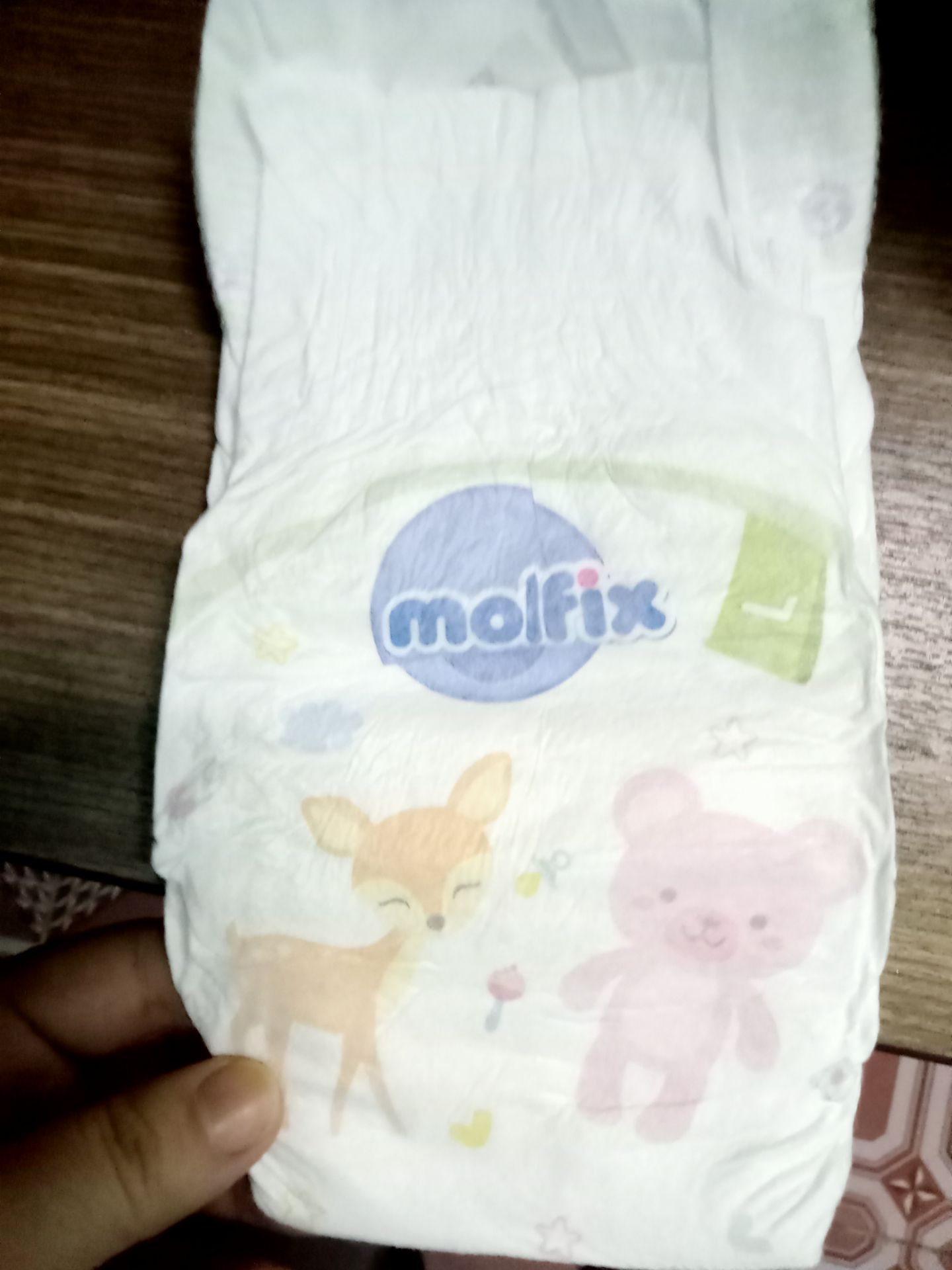 Bỉm mỏng, mềm, dùng thích, màu sắc đẹp, đúng size, mỗi tội mình đặt nhầm từ bỉm quần sang bỉm dán