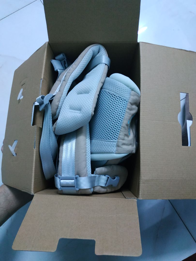 giao hàng nhanh, , đóng gói cẩn thận, địu nhìn chắc chắn, an toàn, nhưng không phù hợp với trẻ nhỏ hơn 3 tháng