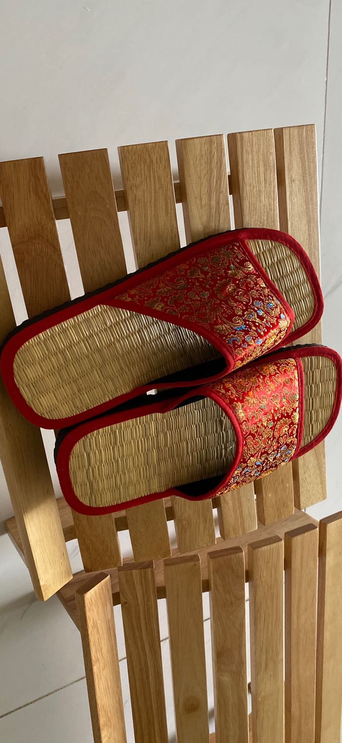 Dép đẹp. Quai chắc chắn. May kỹ. Nhìn rất xịn. Cho sản phẩm 5 sao. 
Nhân viên giao hàng Tiki 5 sao - chu đáo, thân thiện. Rất dễ chịu