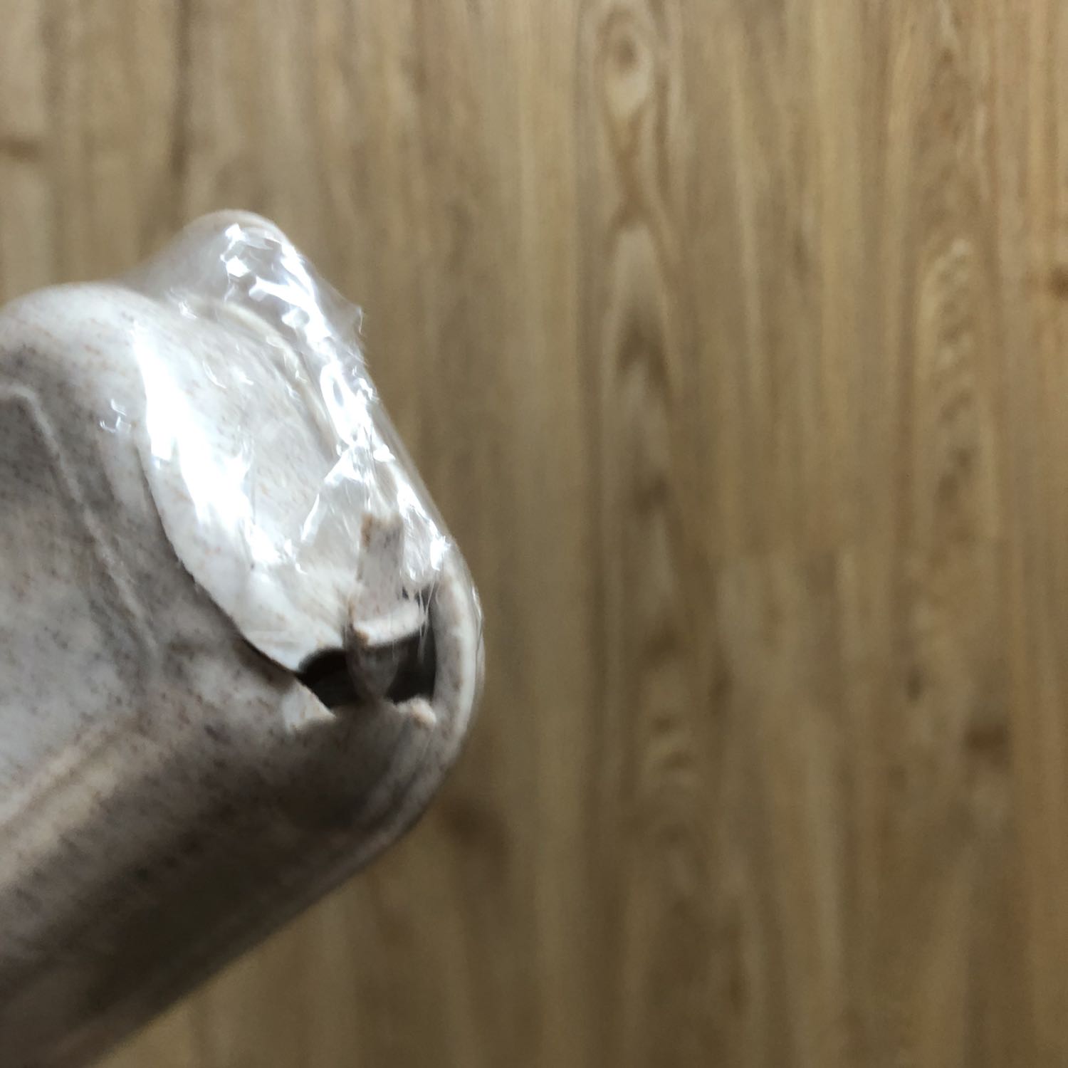 Mình chưa khui, do hộp bị bể, có thể chất lượng ống hút ổn nhưng sao nỡ giao hàng không trọn vẹn nguyên bản.