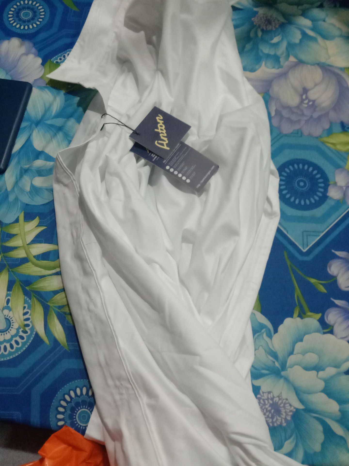 tôi không chấp nhận sản phẩm như vậy, không có hộp gì hết, bây giờ tôi trả lại hoàn tiền cho Tôi,treo đầu dê bán thịt *** à