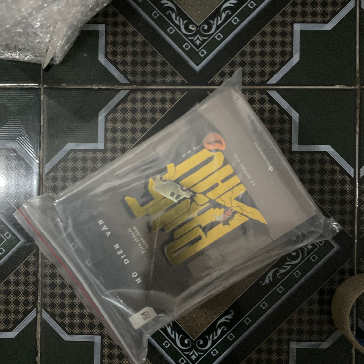 Nghe nói sách hay nên mua về
Gặp dịp giá tốt nữa
Nói chung là cảm ơn shop nhiều, cảm ơn tiki
Cảm ơn bố mẹ đã sinh ra con để con săn sale và đọc sách ☺️☺️☺️