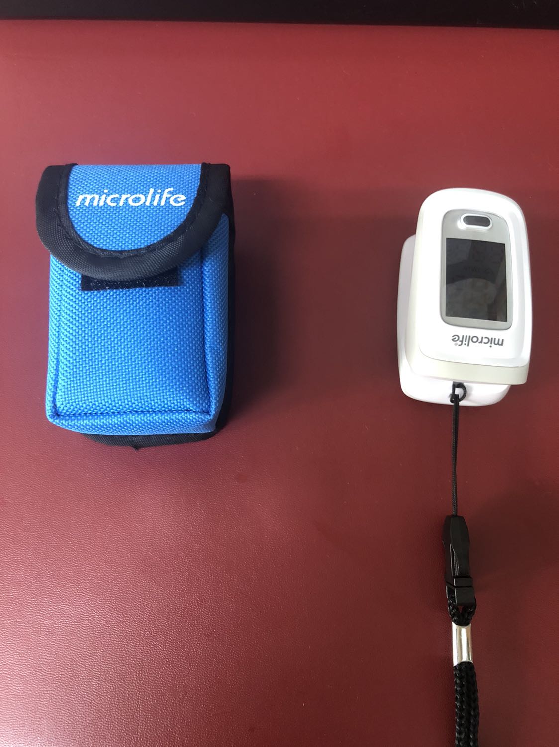 Giao hàng đúng hẹn.
Đóng gói rất cẩn thận.
Dễ sử dụng, so sánh với thiết bị khác đều ra kết quả giống nhau. 
Đã sử dụng được gần 2 tuần, xứng đáng với giá bỏ ra.
Cám ơn shop