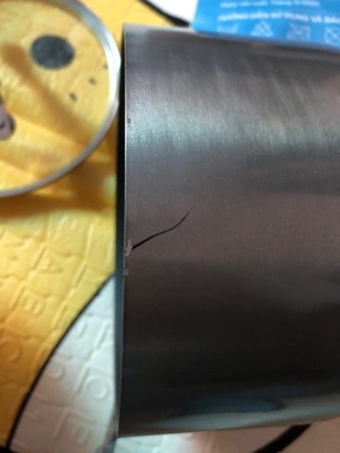 Nồi cầm chắc tay, đẹp nhưng lần này bị bong sơn bên ngoài, nên cho 4 sao