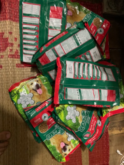 Haizz, Shop giao sai mẫu, nhưng không sao vì *** nhà mình vẫn thích ăn, thank. Haizz, Shop giao sai mẫu, nhưng không sao vì *** nhà mình vẫn thích ăn, thank.