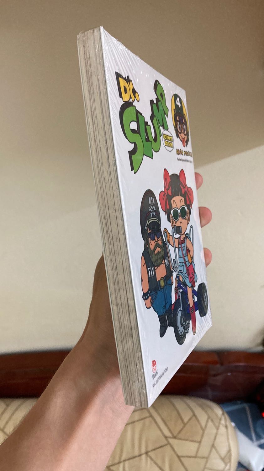 Sản phẩm giao tốt, không bị vấn đề gì. Mép bìa không hề bị cong, hàng giao nhanh và đúng hẹn