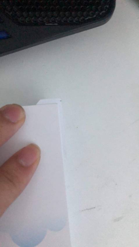 Sách bị lỗi, thiếu chữ, giấy in thừa. Vừa mới mở ra đã thấy lỗi in. Thất vọng vì chất lượng sách không đúng với giá tiền đã trả.