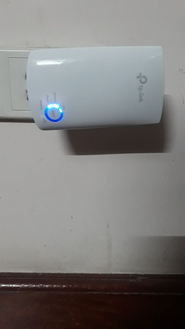 hôm nay nhận bộ tăng sóng wifi . Hàng được đóng gói cẩn thận. Tuy nhiên sử dụng thấy khó quá. theo hướng dẫn sử dụng kết nối với máy tính như hướng dẫn sử dụng dùng ethenet. Nhưng sau khi điền vào và bật lên thì ra bảng mật khẩu và không vào được. nhờ nhà cung cấp tư vấn để dùng được.