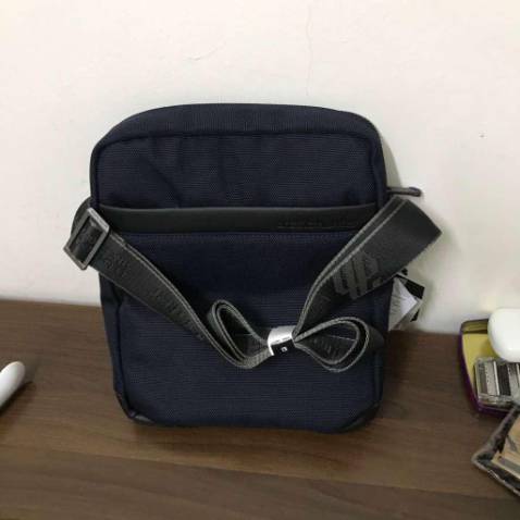 Túi đóng gói cẩn thận đẹp mê ly luôn shop tư vấn nhiệt tình nữa mãi ủng hộ shop tặng shop 5sao