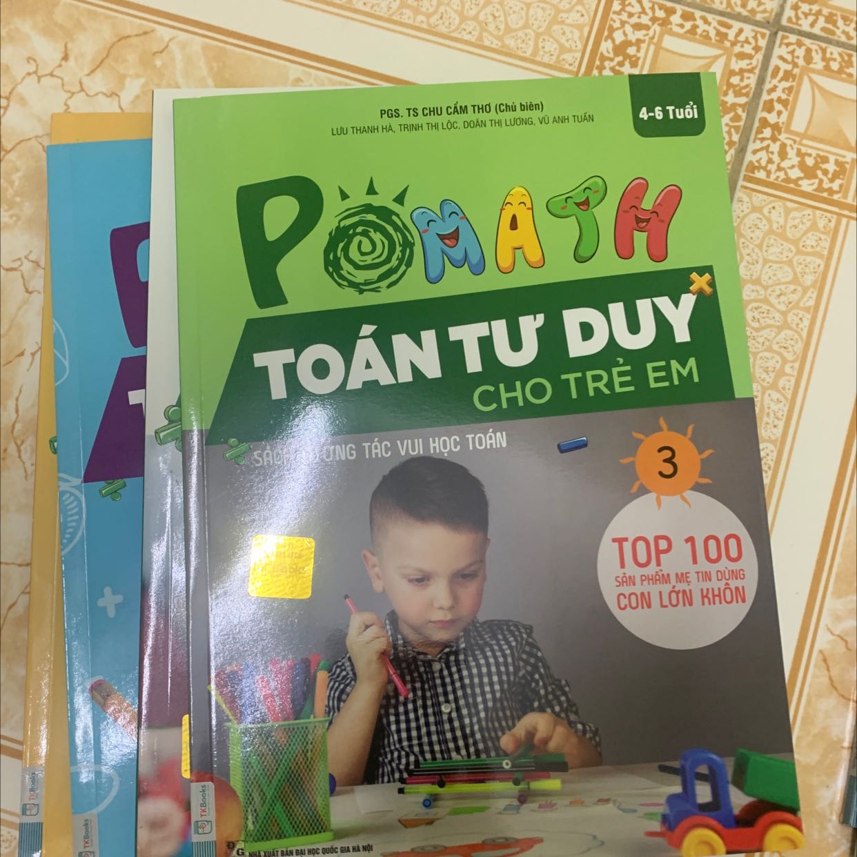 Tiki giao nhanh. Gói hàng cẩn thận. Nội dung sơ lược thấy ổn. Cần có thời gian dạy con thử mới đánh giá được mức độ hiệu quả của sách.