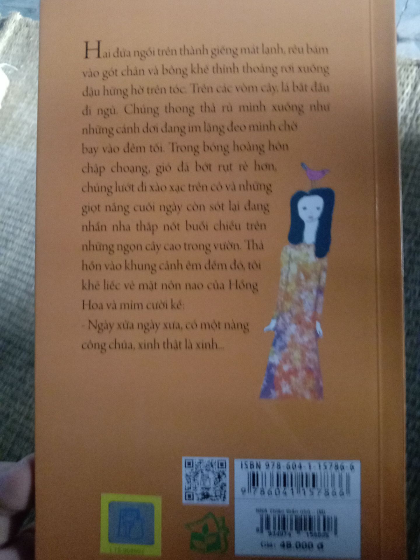 Đúg mặt hàg, quyển new, kô bị lỗi gì. Đóg gói đẹp tuy kô có bookcare bảo vệ nhưng okila. Shipper trả hàg đúg hẹn! 8/10