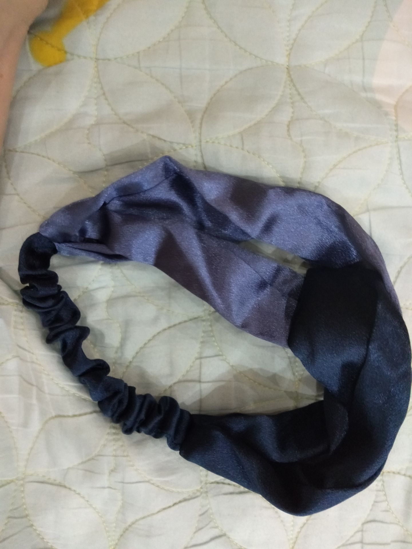 hàng giao khác với màu trong hình