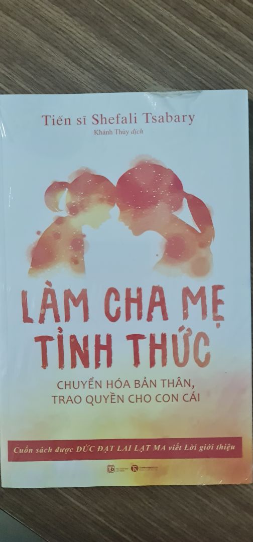 Sách giao bị trầy bìa, giao hàng chậm hơn *** rất nhiều 😔. Tiki đợt sales vừa rồi xử lý đơn hàng rất kém. Mong Tiki sớm cải thiện và kiểm soát lại chất lượng dịch vụ.