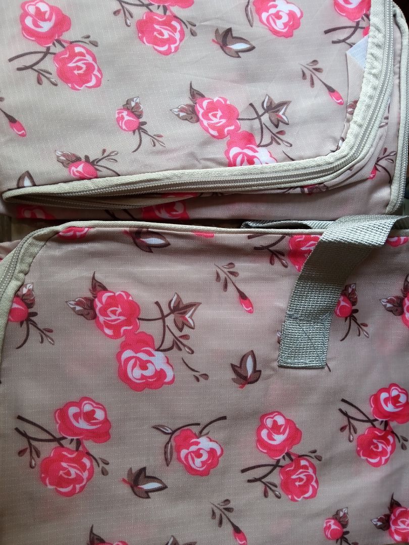 Sắp xếp gọn gàng hơn, cần nhẹ tay vì vải dù mỏng dễ rách. Chất lượng phù hợp với giá tiền.