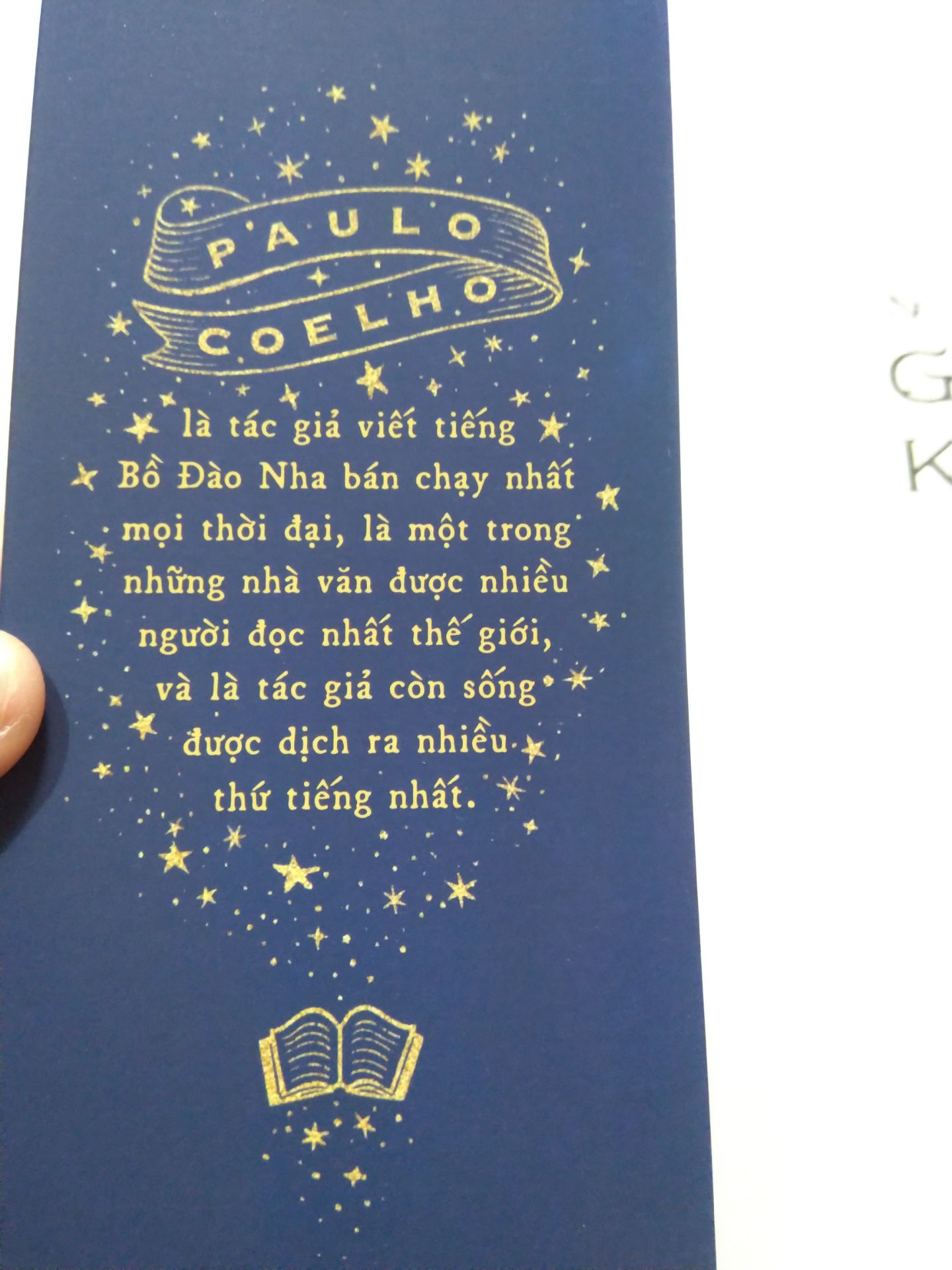 Một tác phẩm kinh điển và quá đỗi nổi tiếng nên mình sẽ không phải nói nhiều, đơn giản là - bạn chắc chắn nên đọc.
Chất lượng dv của Tiki chưa bao giờ làm mình thất vọng. Sách được bảo quản tốt, mùi giấy thơm (mê thế không biết ^^).  Giao siêu nhanh. Chưa kể giá quá hạt dẻ với những giá trị sách mang lại.