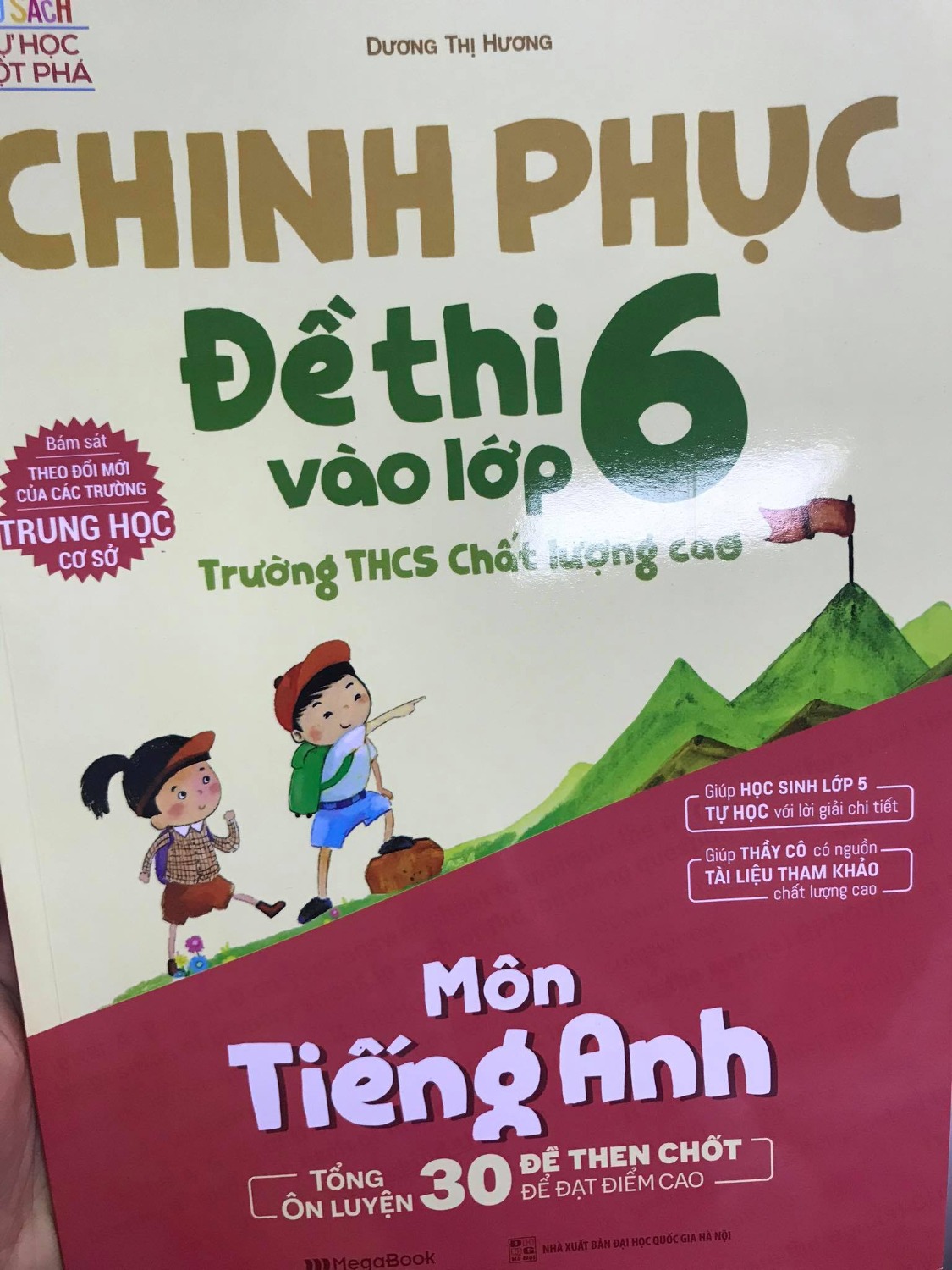 Sách rất hay nhé , mình mua cho em gái năm nay vào lớp 6 mà thấy bé hứng thú học lắm, sách in rõ ràng, có đề thi đa dạng và còn có phần lời giải chi tiết nên mình cũng không cần dạy bé nhiều, chủ yếu bé tự học. cảm ơn megabook rất nhiều, Mình sẽ đặt thêm cuốn Toán